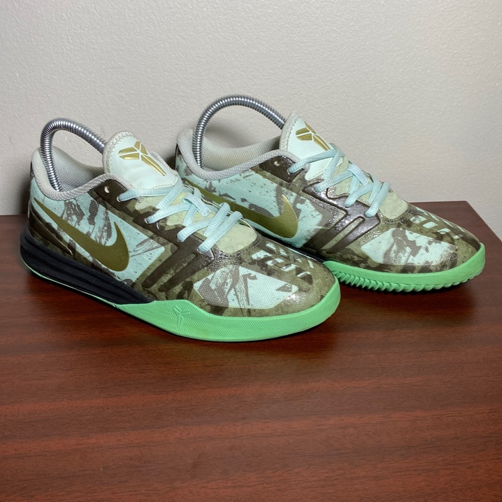 Nike Kobe Mentality GS Fiberglass Size Womens Size 4.5 Metallic Pewter-Dee